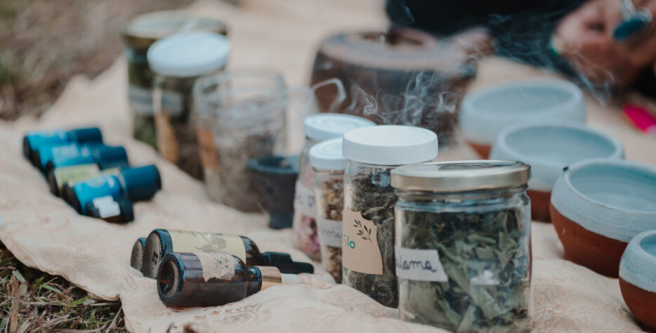 Un recorrido educativo por nuestro jardín medicinal, con más de 80 especies y una degustación de tisanas hechas con plantas del camino.